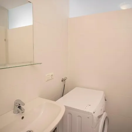 Tyrol Super Deluxe Apartament *